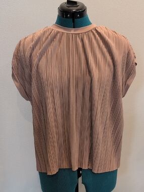 Evereve Pleated Short Sleeve Blouse - Mauve/Dusty Rose Size XS
